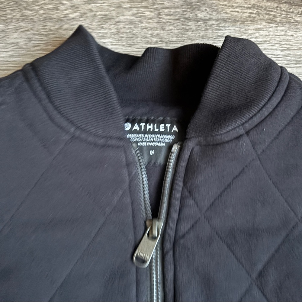 Athleta Retroplush Bomber Jacket Coat Black Pockets Zippers sz M style 464625 - Picture 4 of 16